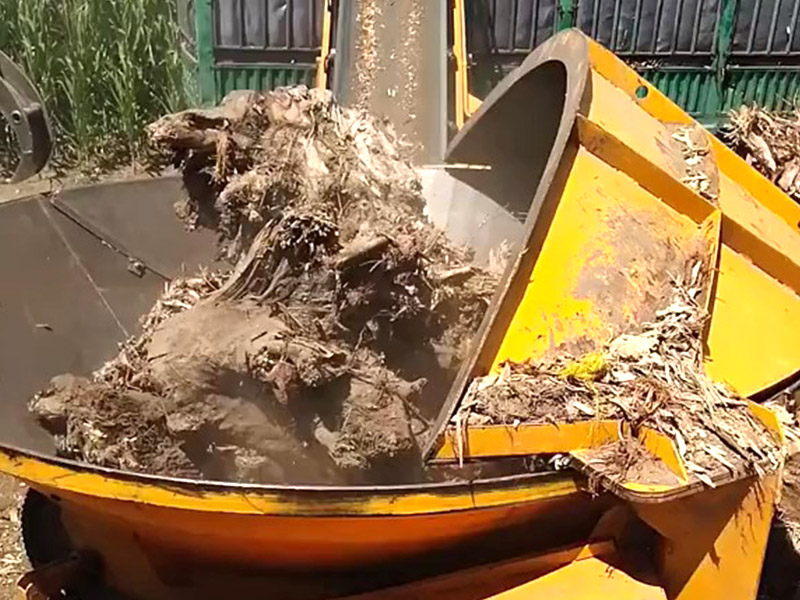 樹根粉碎機.jpg