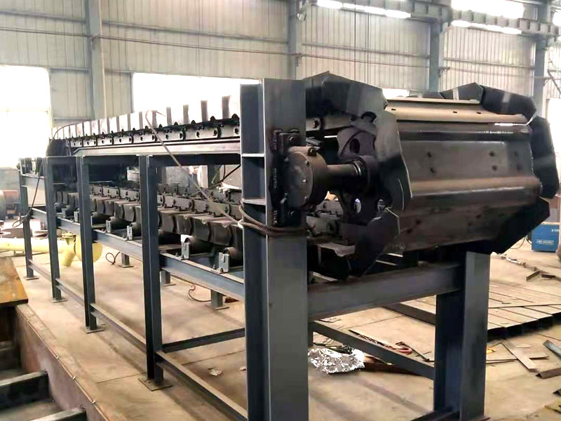 鏈板輸送機(jī).jpg